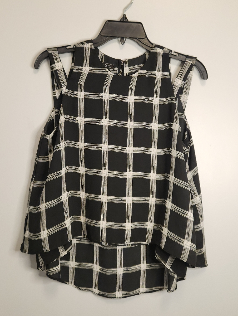 Metaphor Black & White Women's Tank Top Size Medium